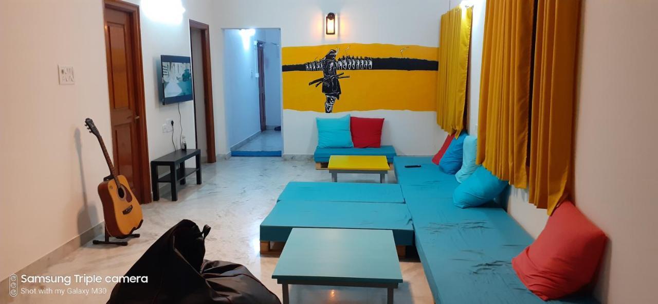 The Hood Hostel Bangalore Exterior foto